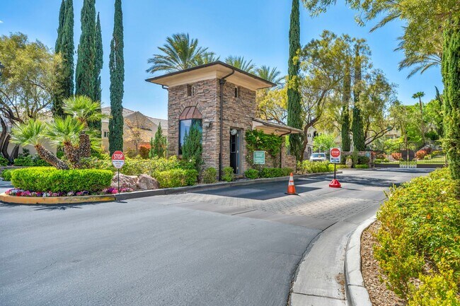 Building Photo - Fully Furnished Estate – Where Privacy Mee...