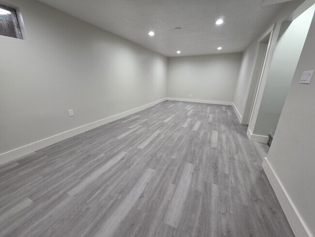 Building Photo - 1606 W 1960 N