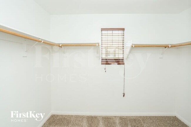 Building Photo - 10752 Knickerbocker Ave