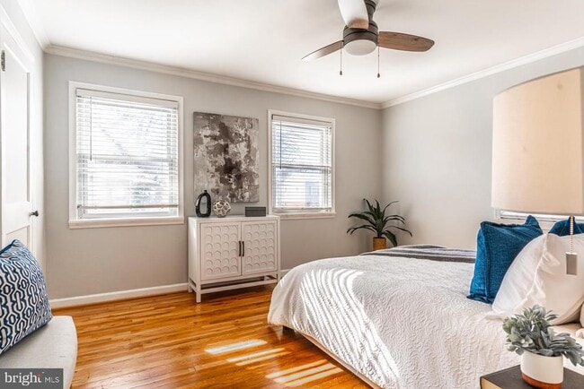 Building Photo - 2122 Arlington Terrace