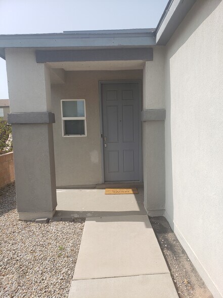 Building Photo - 5325 Caprock Ct NE