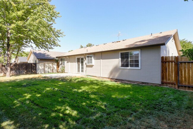 Building Photo - Desirable South East Boise Home for Rent -...