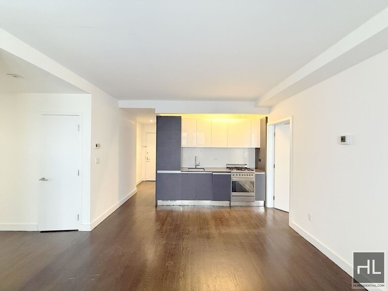 Building Photo - NO FEE 2 bed 2 bath with laundry in unit. | 21st floor | upper west side.