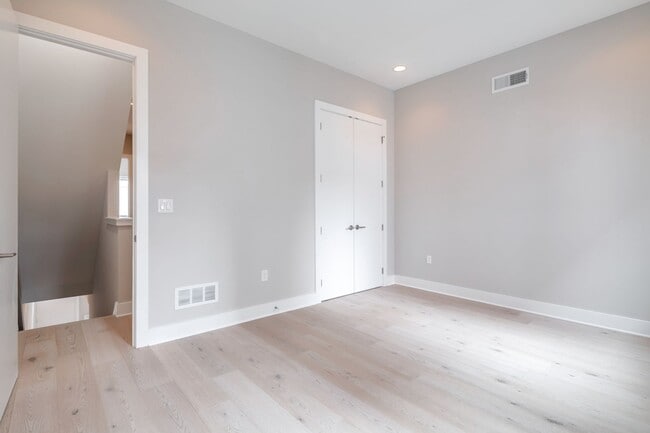 Building Photo - Northern Liberties Townhome