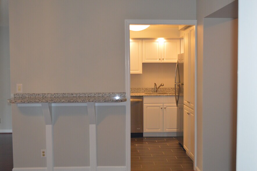 Building Photo - 5904 Mount Eagle Dr