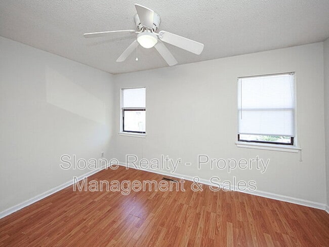 Building Photo - 1408 D Camp Rd