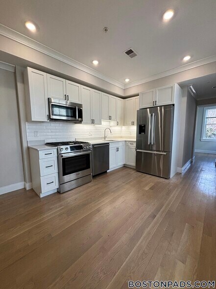 Building Photo - 47 Englewood Ave