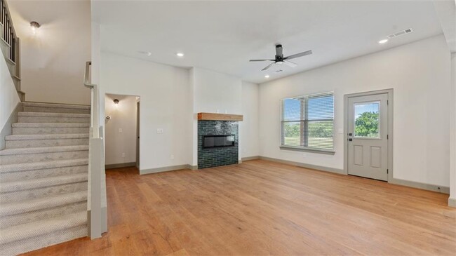 Building Photo - 1221 Mammoth St
