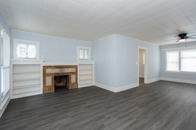 Building Photo - 331 San Emidio St