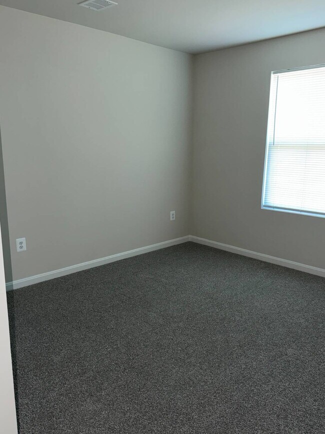 Building Photo - 154 Scoter Rd
