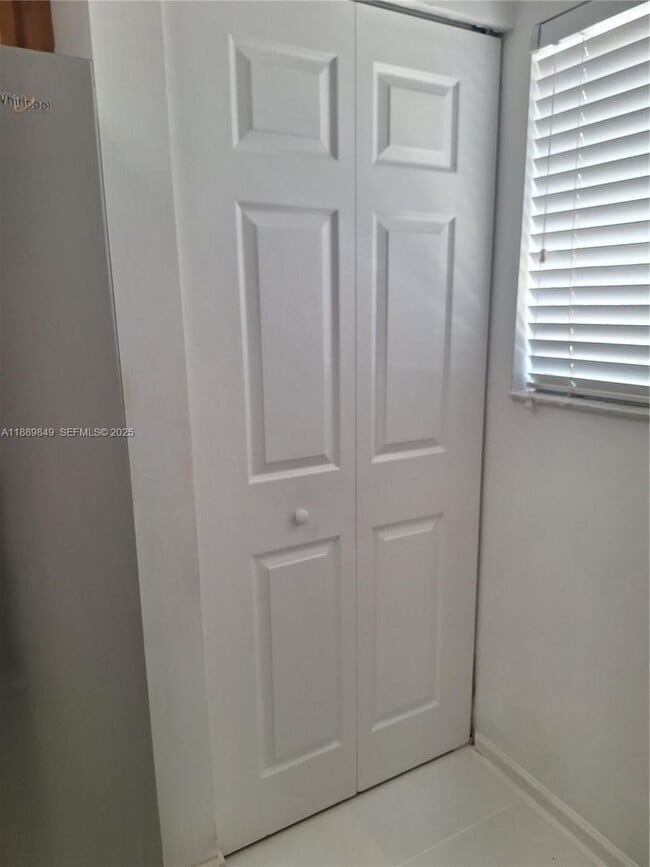 Building Photo - 6621 Winfield Blvd