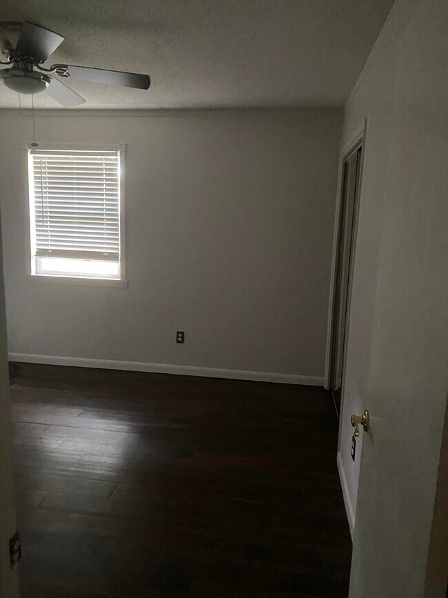 Building Photo - 763 St Vincent Cove