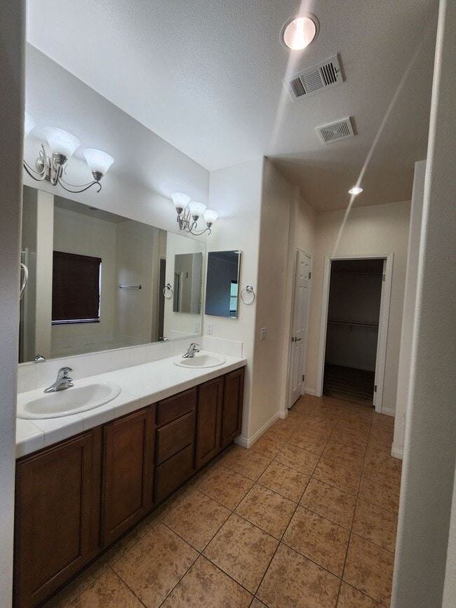 Building Photo - Coming Soon! Must See!!!! Spacious 4 Bedroom 3 Bath In Desert Knoll Community!!!