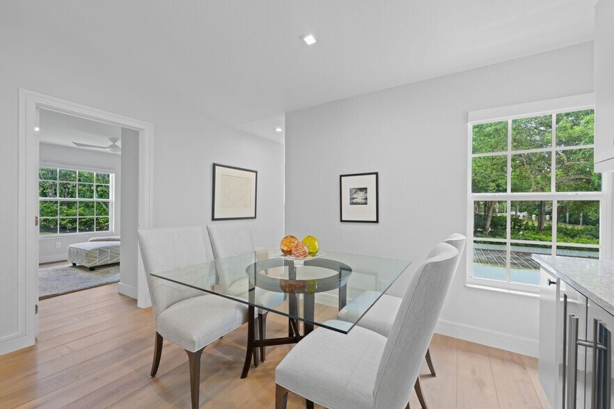 Building Photo - 818 Tanbark Dr