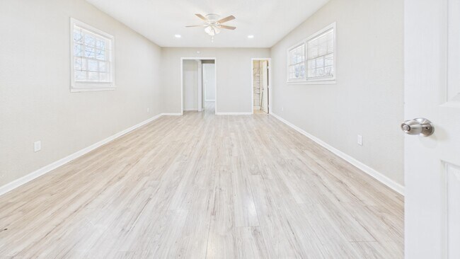 Building Photo - 2430 31st St