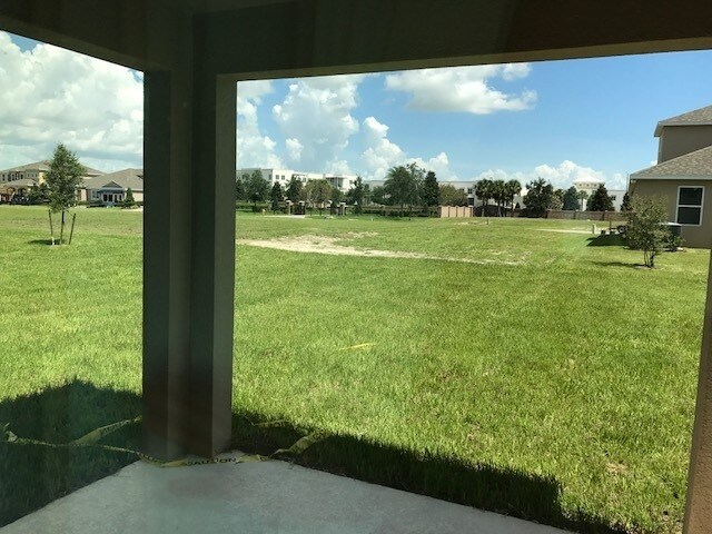 Building Photo - HUGE 5 BEDS TWO STORY!!! CLOSE TO HIGHWAYS...