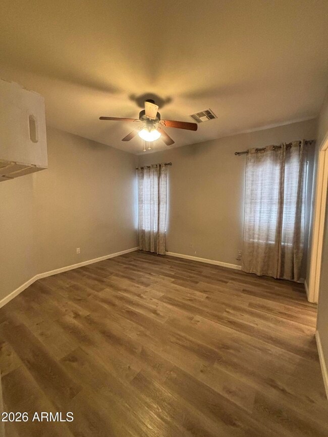 Building Photo - 948 E Savannah Dr