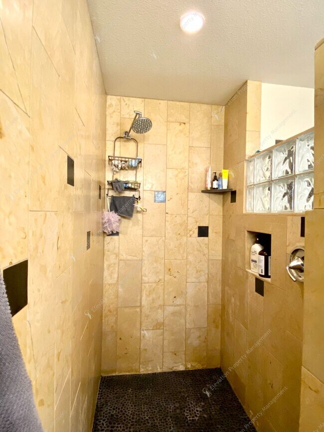 Building Photo - Unfurnished 4BR - 2.5BA NWX Corner Lot Pri...