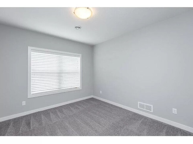 Building Photo - 1499 Belvior Ln NE