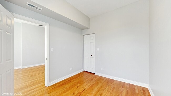 Building Photo - 1422 S Avers Ave