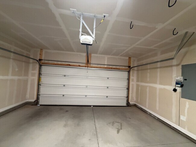 Building Photo - 3 Bedroom Plus Office Single Story New Construction Available Near Woodmont Ave NW & Rainbow Blvd...