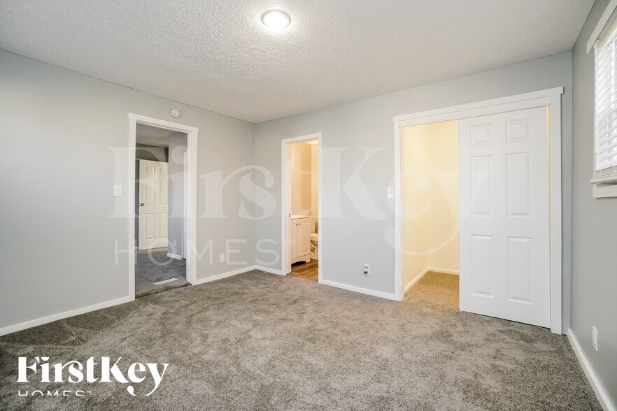 Building Photo - 614 Palace Ln