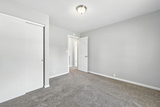 Building Photo - Spacious 3 bedroom home with finished base...