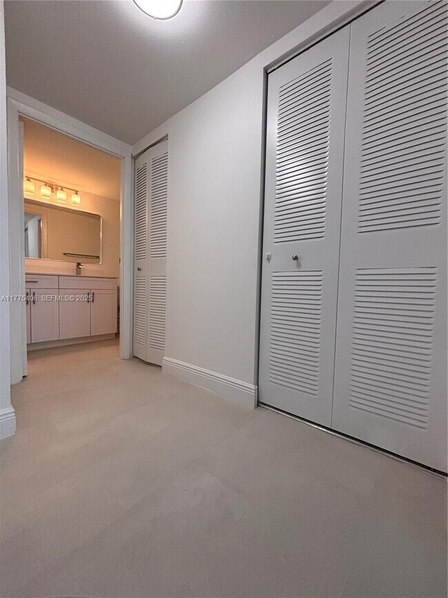 Building Photo - 600 Three Islands Boulevard