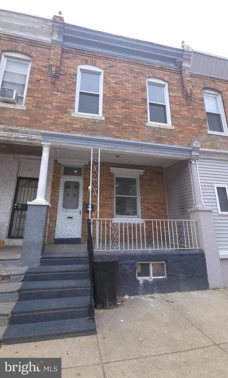 Primary Photo - 54 Farson St