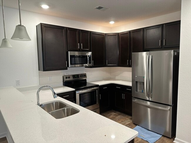 Building Photo - 1733 Dromolin Dr