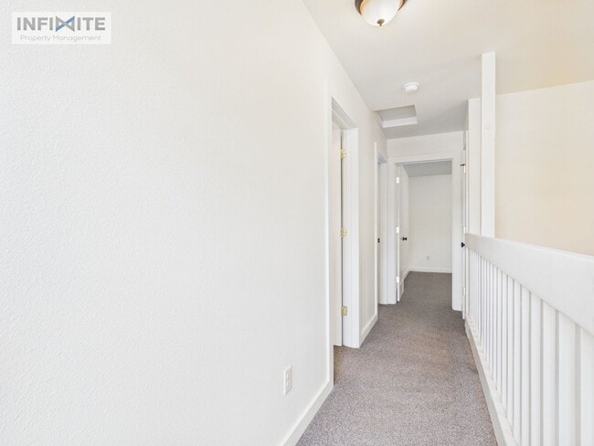 Building Photo - 215 S 18th Ave