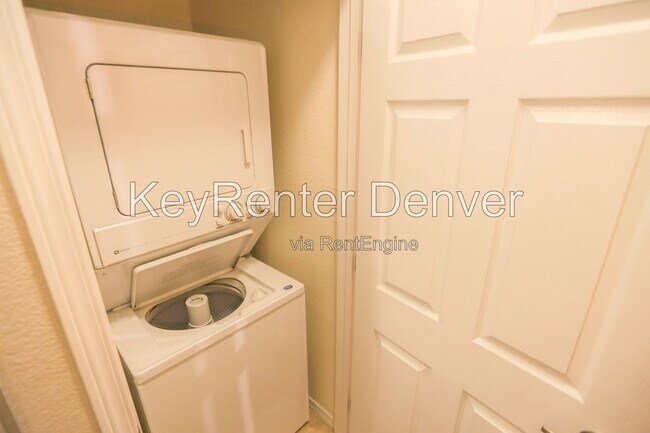 Building Photo - 15455 Canyon Rim Dr