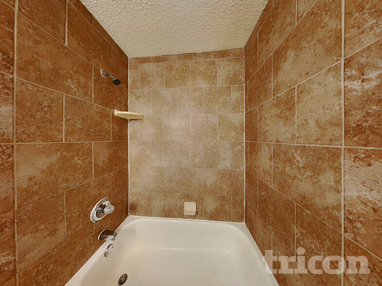 Building Photo - 1074 Stone Branch