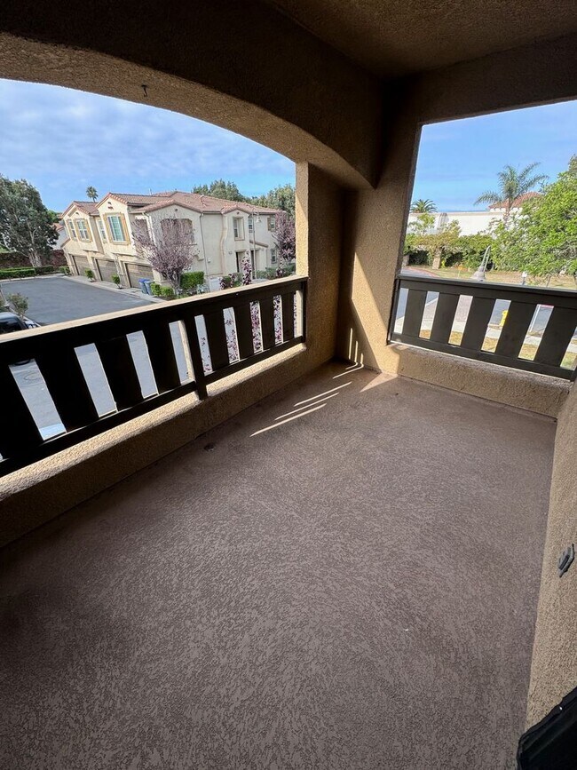 Building Photo - Beautiful 2 Bedroom, 2 Bathroom Oxnard Con...