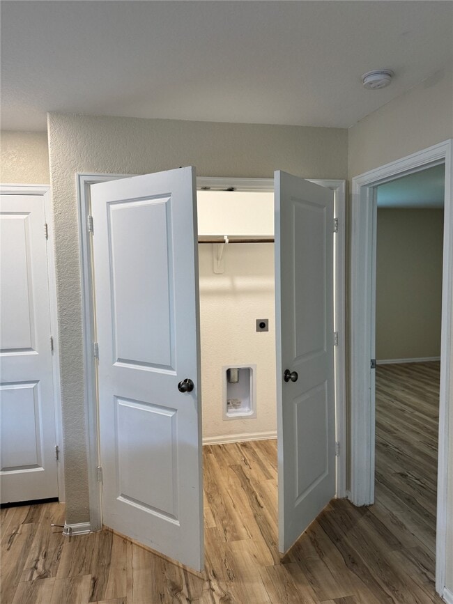 Building Photo - 17591 Longwood Trce Ln