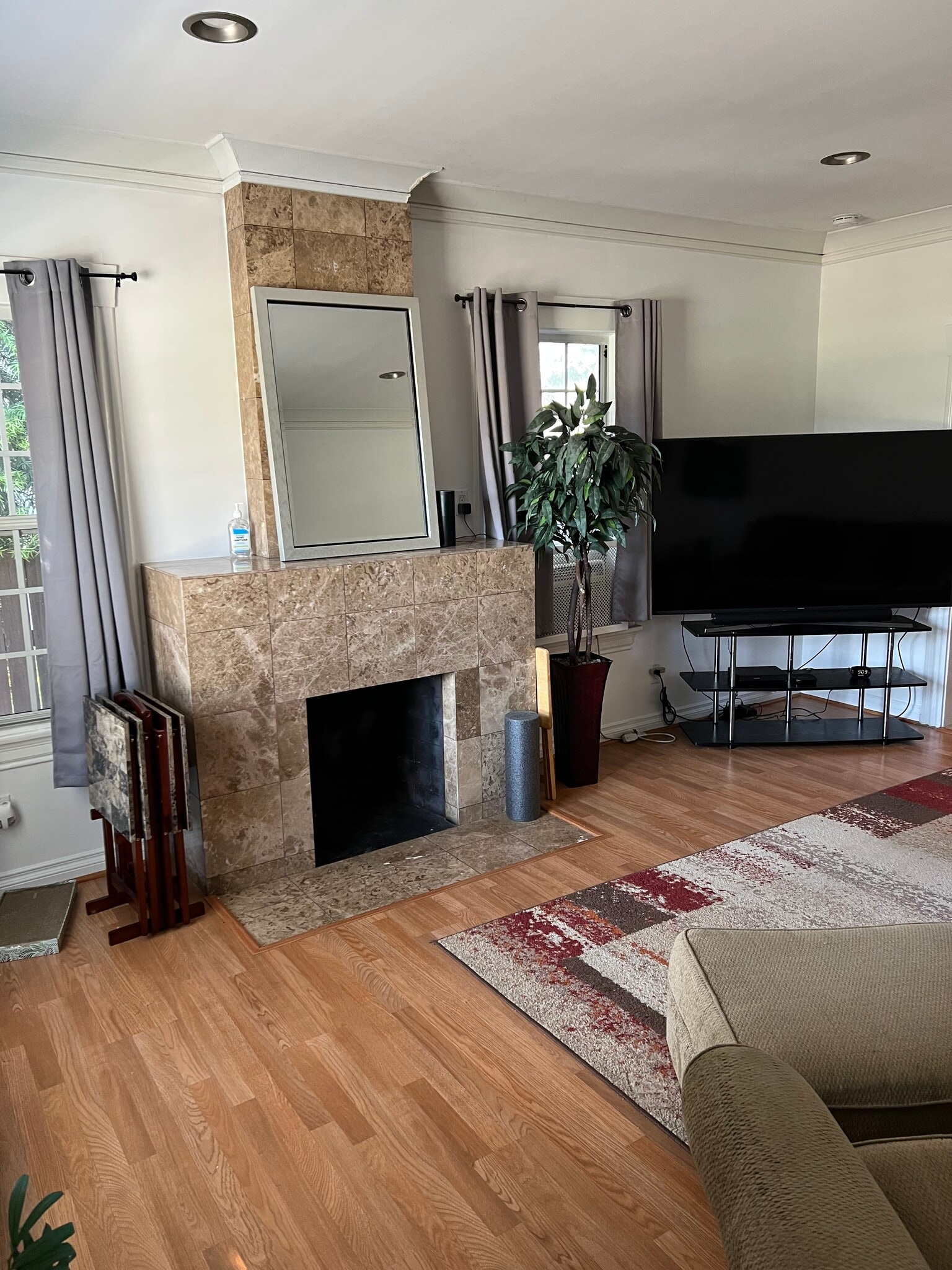 Fireplace in the living room - 607 N Garfield Ave