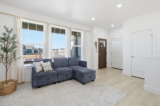 Building Photo - Single Family Rental in The Village at Fox Meadows | Mountain Views, Pool and Community Amenities