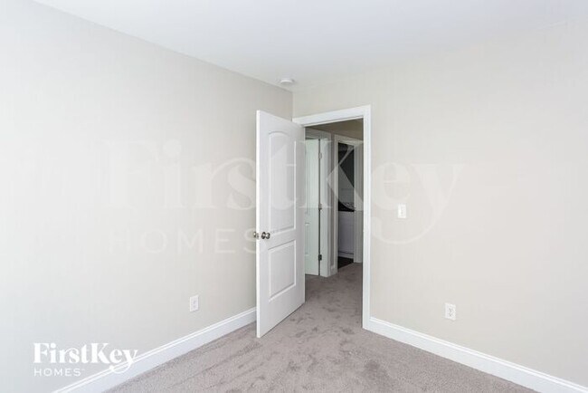 Building Photo - 2071 Samantha Dr