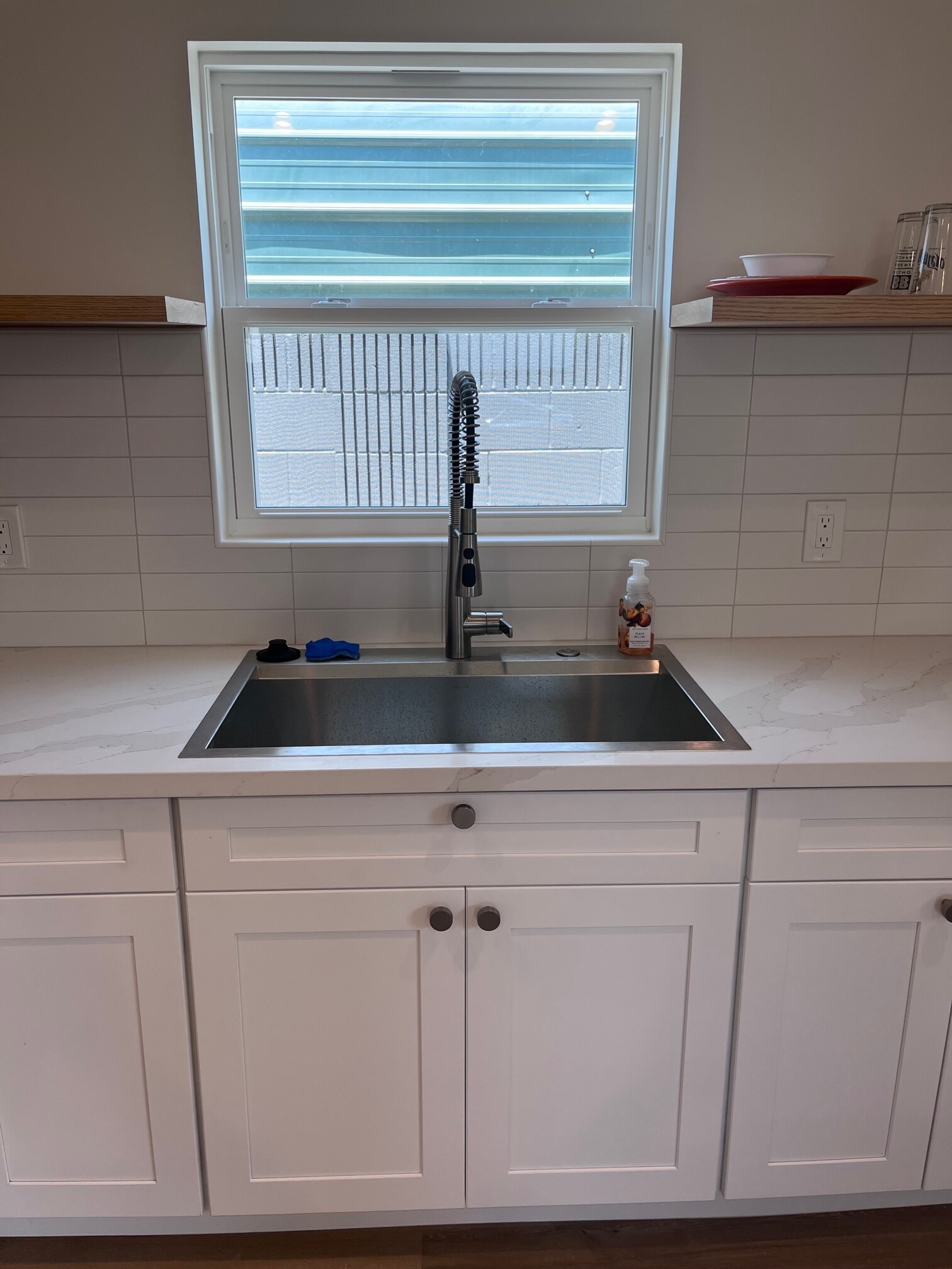 Kitchen sink - 8144 Washington Ave