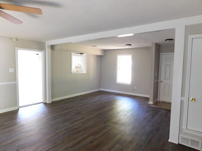 Building Photo - 6510 Heather Rd