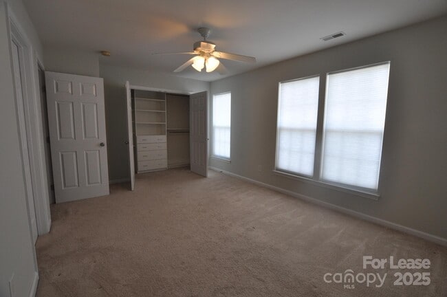 Building Photo - 4923 Sunburst Ln