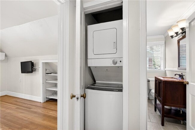 Building Photo - 613 Pelham Rd NE