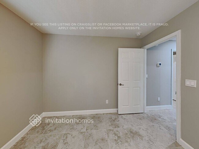 Building Photo - 950 Vantage St SE