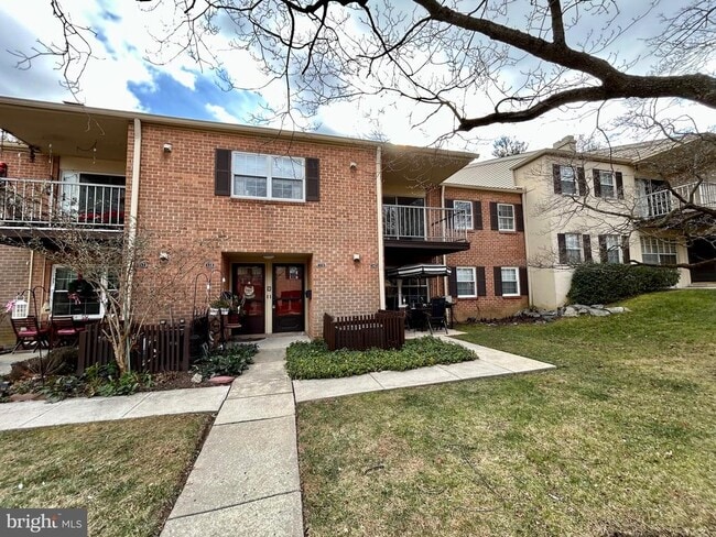 Building Photo - 1027 N Valley Forge Rd