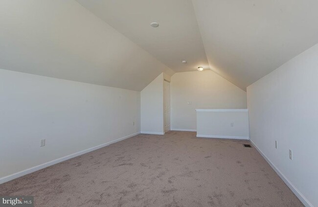 Building Photo - 530 Byler Cir
