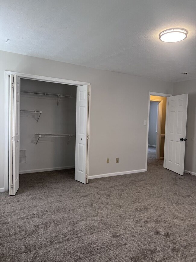 Building Photo - 724 Pilot House Dr