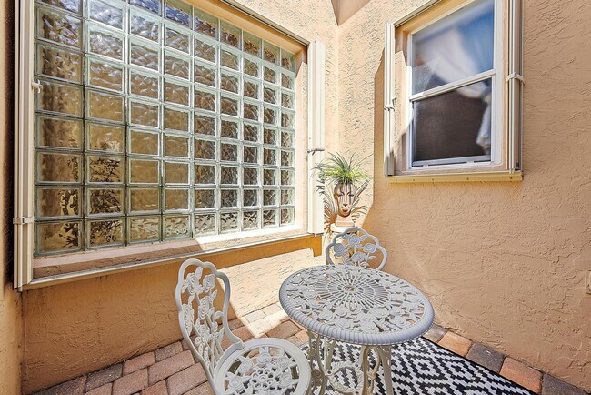 Building Photo - 7713 Sandhill Ct