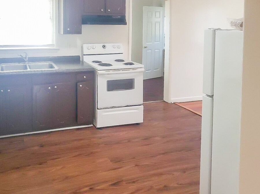 Building Photo - 2303 Maclin Cir