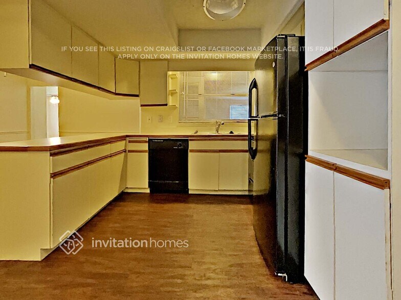 Building Photo - 114 Fairway Ten Dr