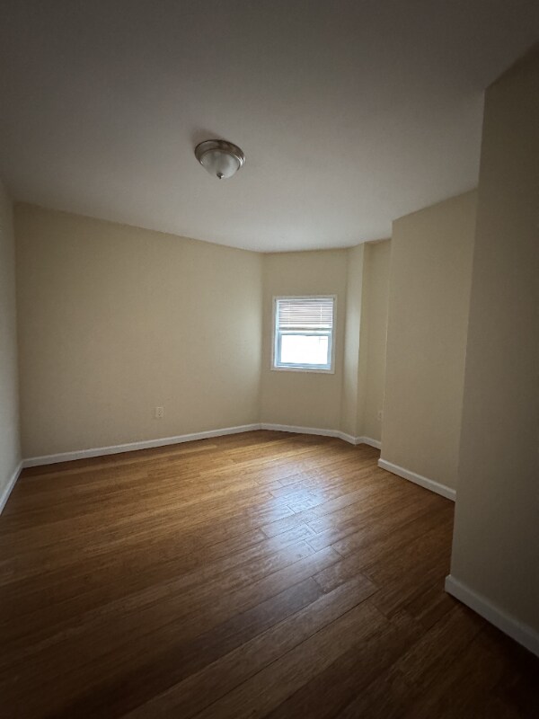 Building Photo - 267 Garside St